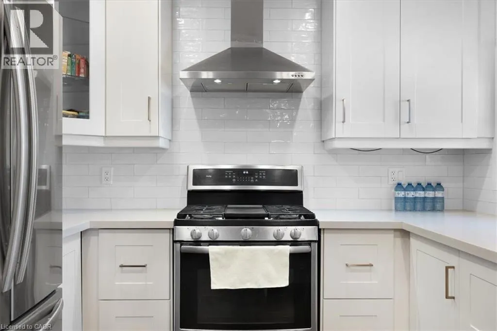 86 EAST 19TH Street