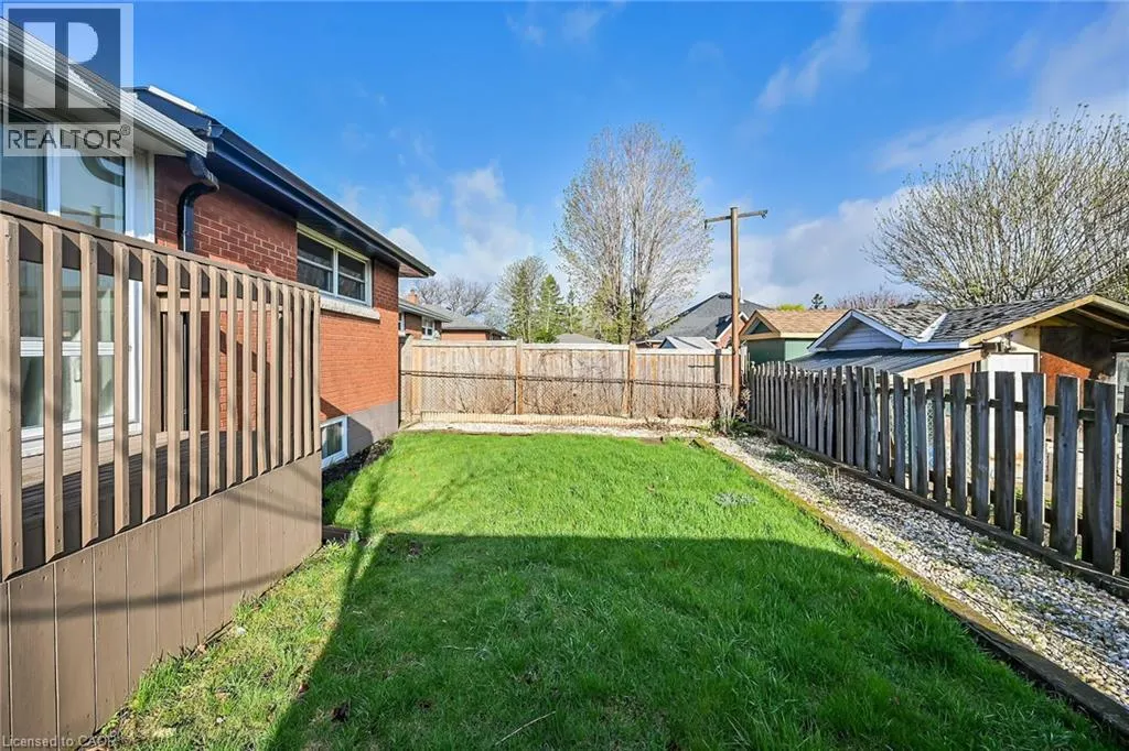 115 MCELROY Road E
