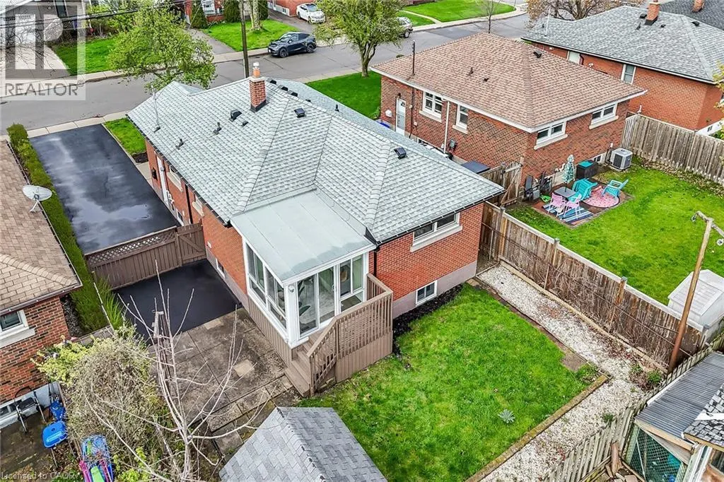 115 MCELROY Road E