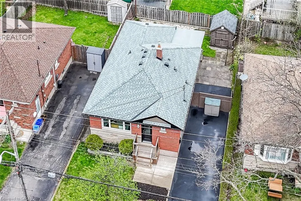 115 MCELROY Road E