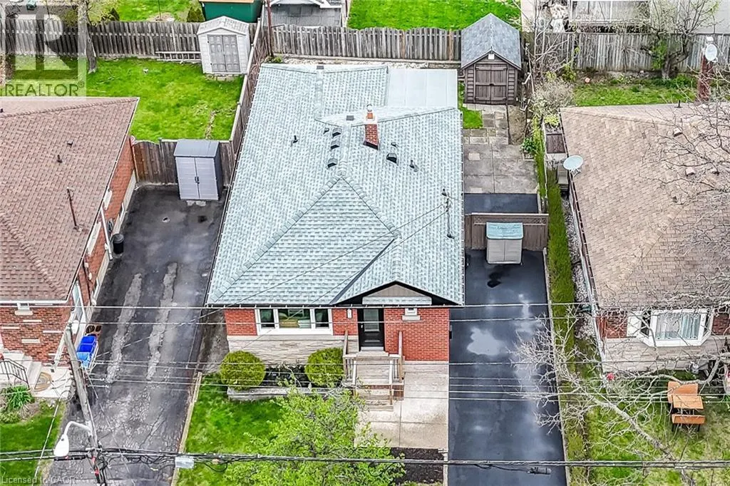 115 MCELROY Road E