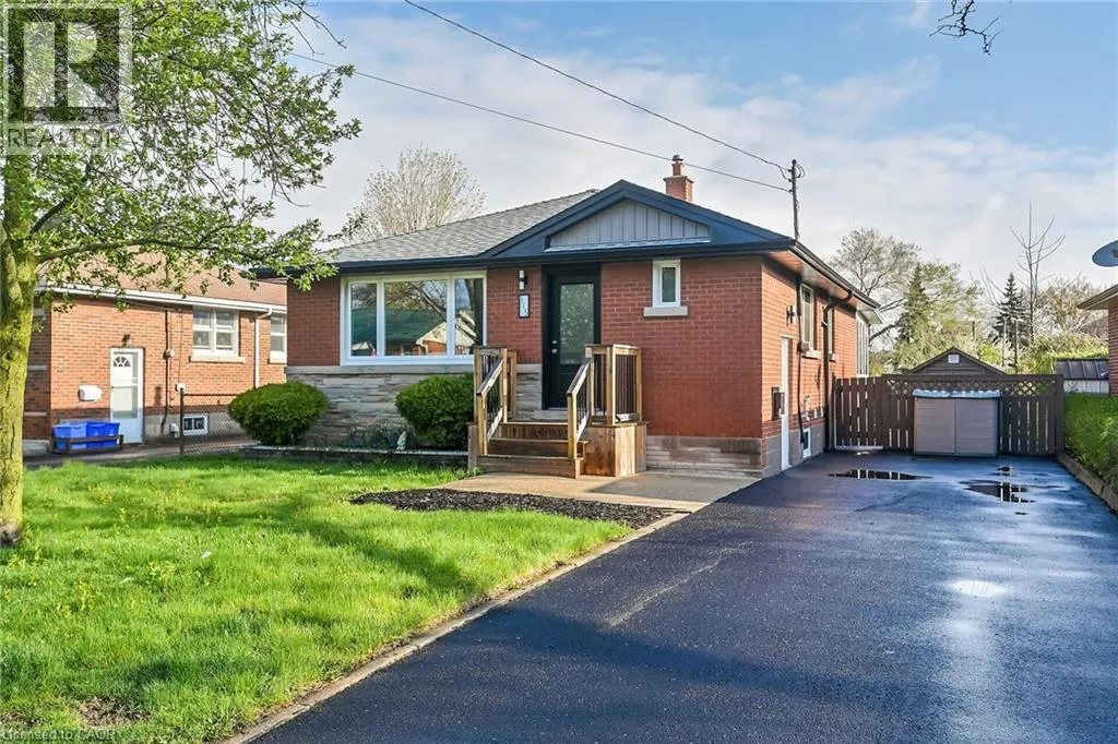 115 MCELROY Road E