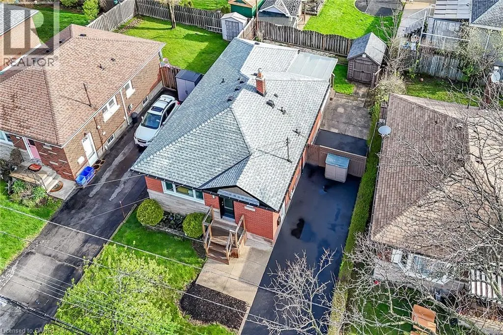 115 MCELROY Road E