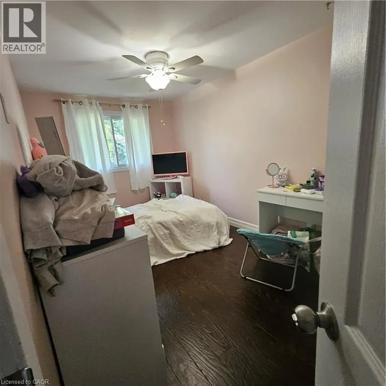 4 FISHER MILLS Road Unit# Upper, #Upper