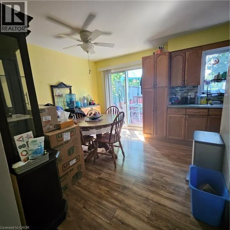 4 FISHER MILLS Road Unit# Upper, #Upper