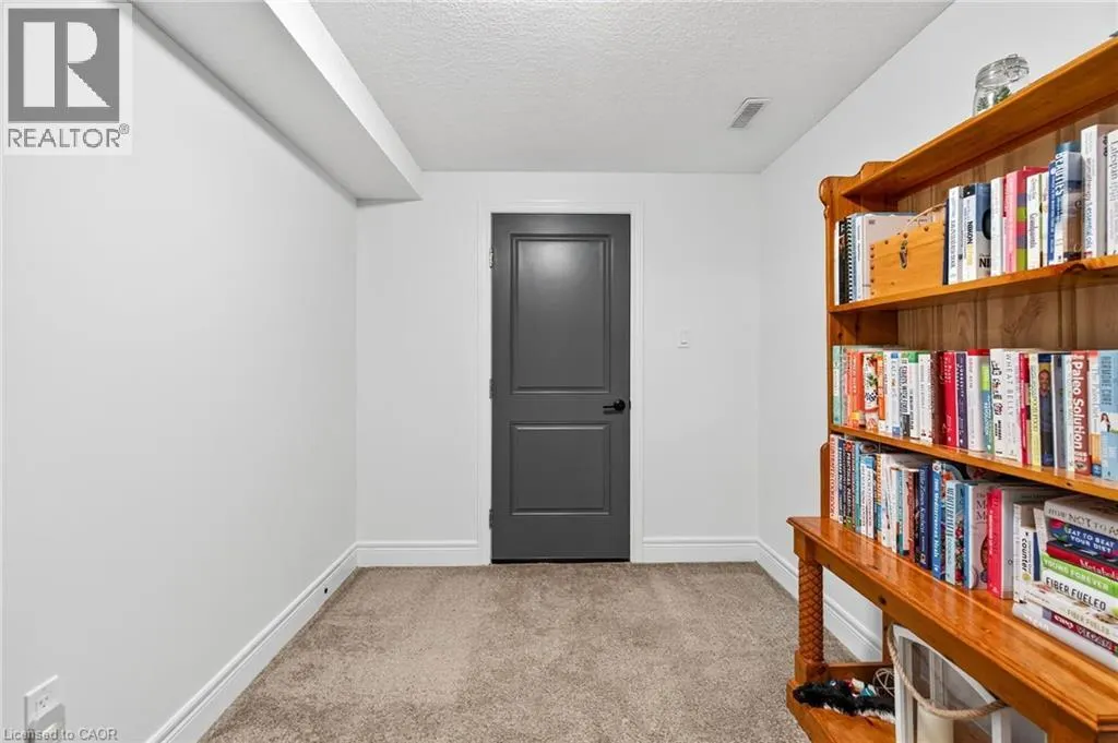 254 GOSLING Gardens Unit# 17, #17