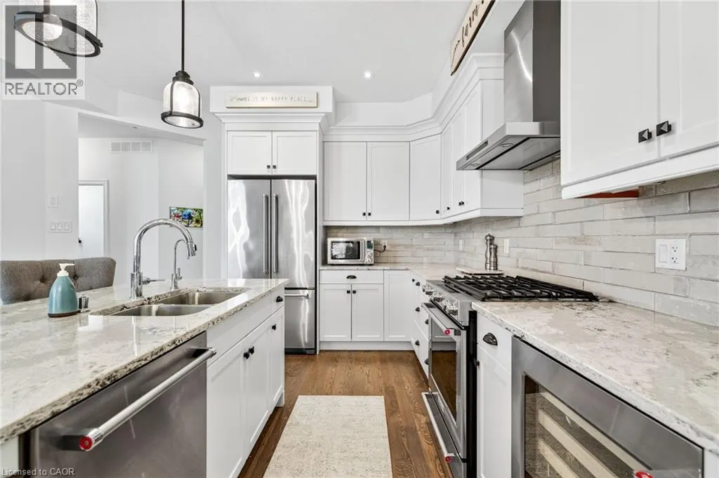 254 GOSLING Gardens Unit# 17, #17