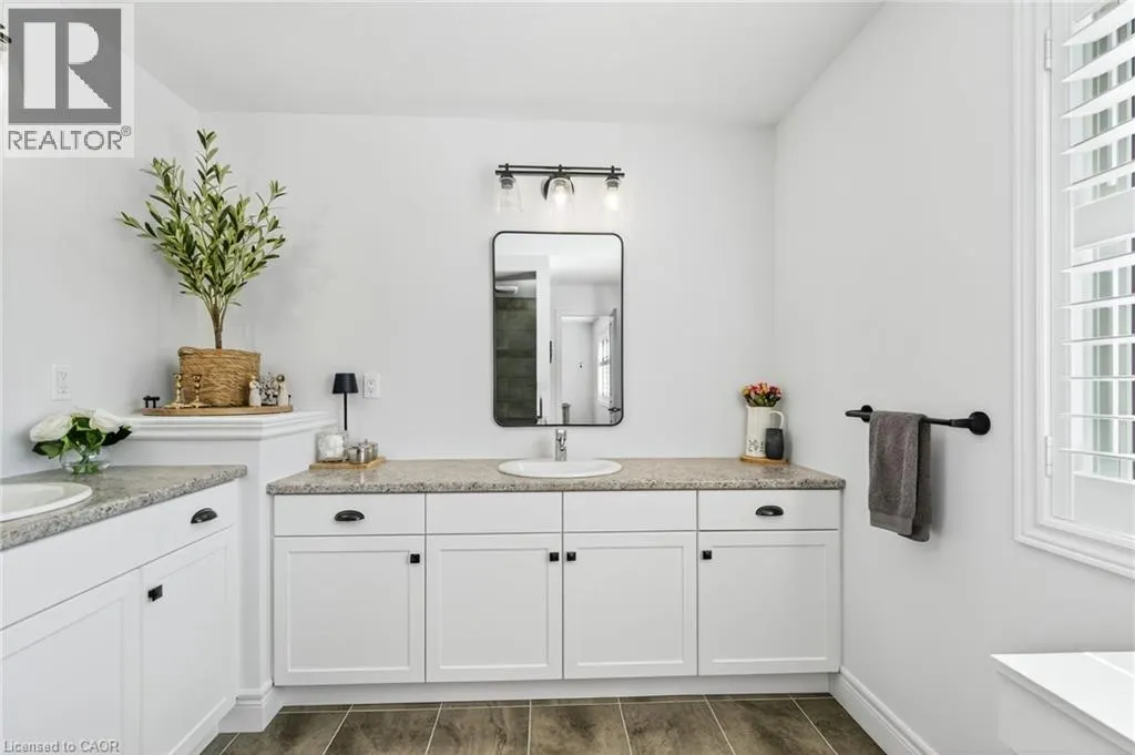 254 GOSLING Gardens Unit# 17, #17