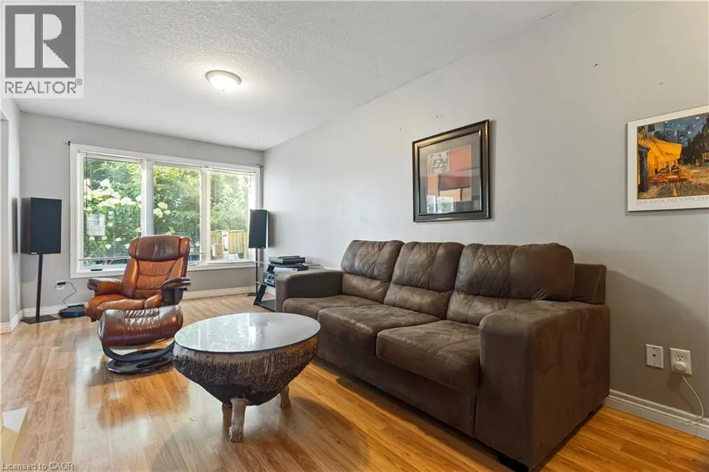 118 CHATEAU Crescent