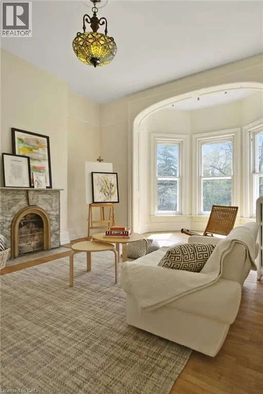 78 WILLIAM Street W