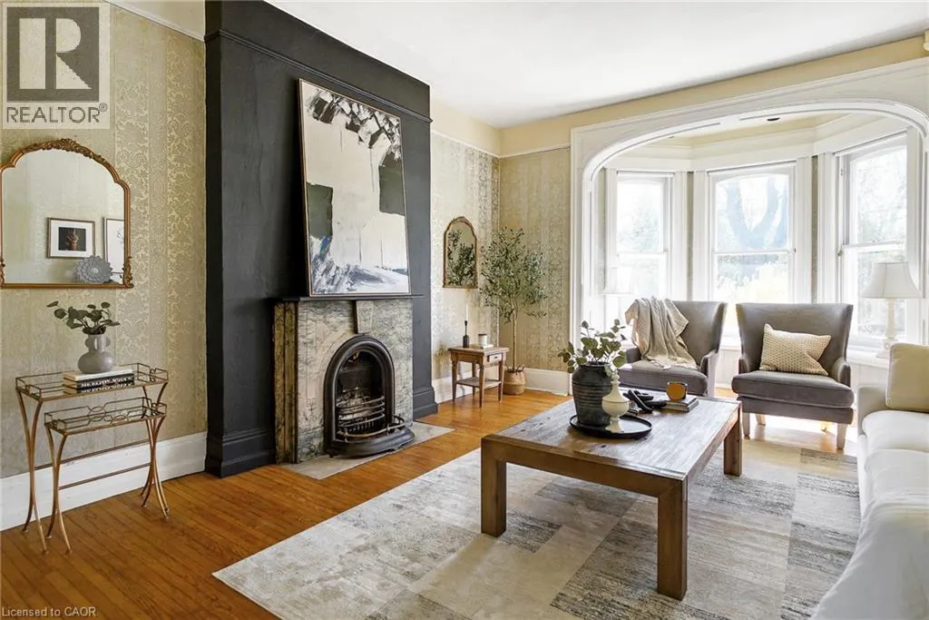 78 WILLIAM Street W