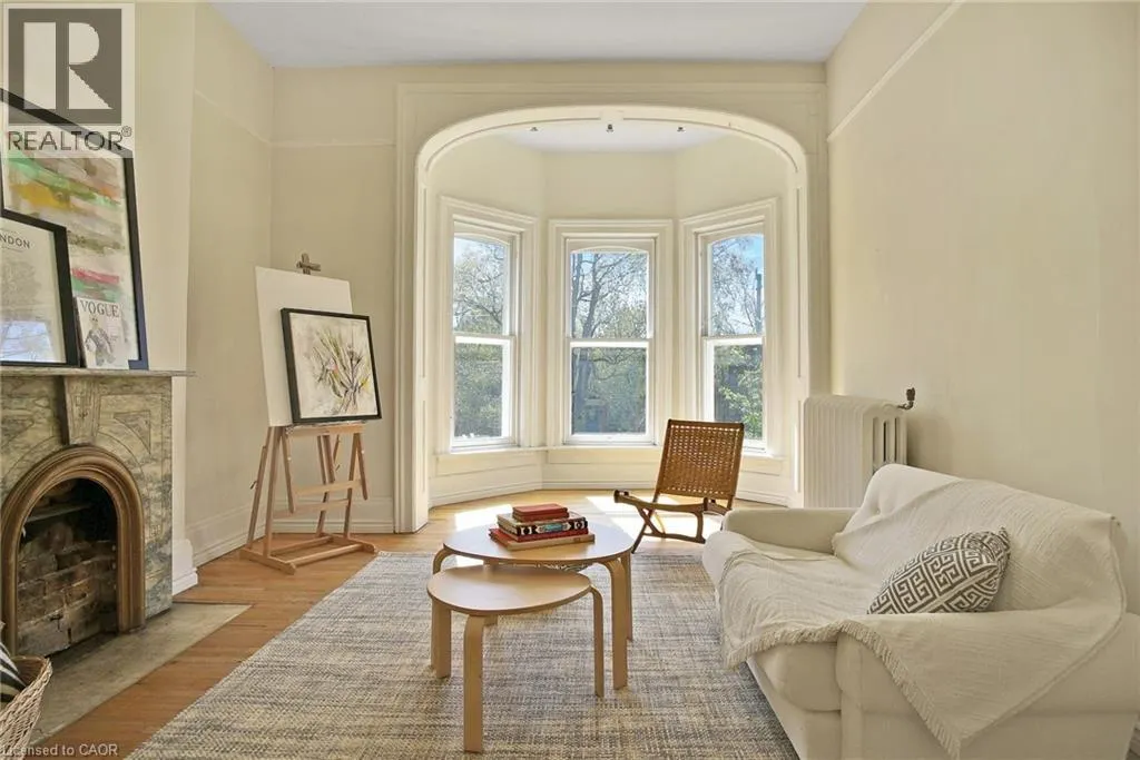 78 WILLIAM Street W