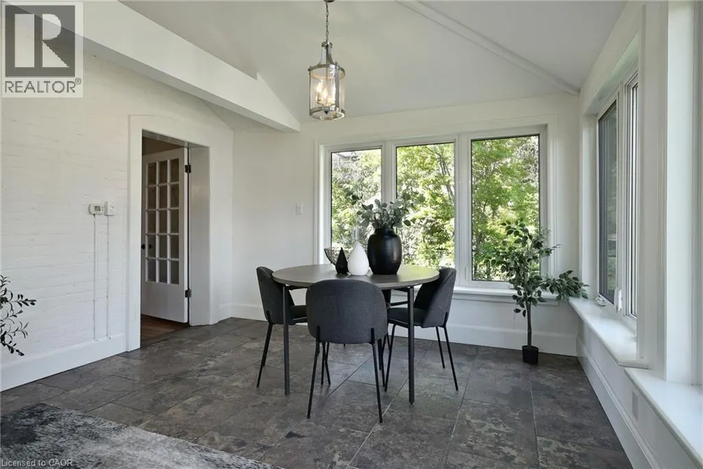 78 WILLIAM Street W