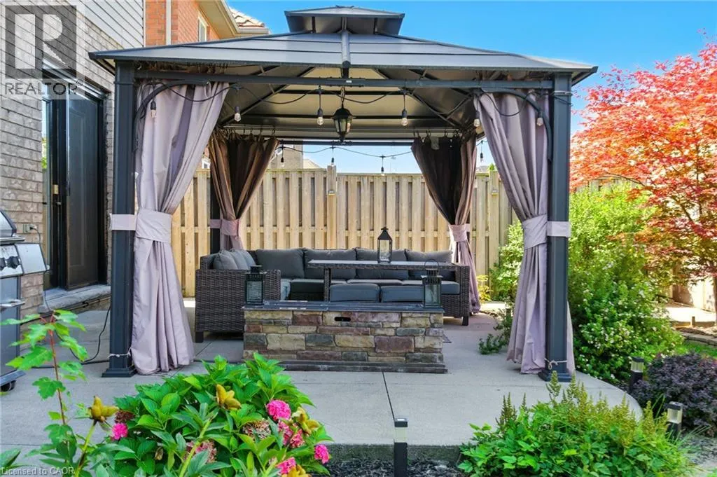 11 SILVERSPRING Crescent