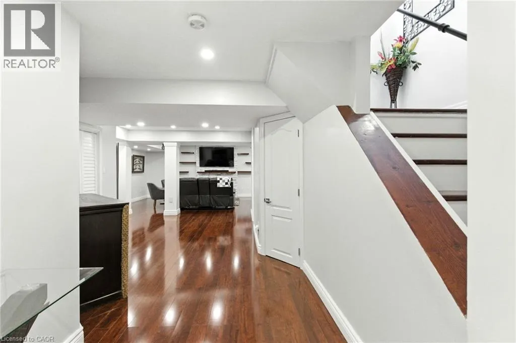 11 SILVERSPRING Crescent