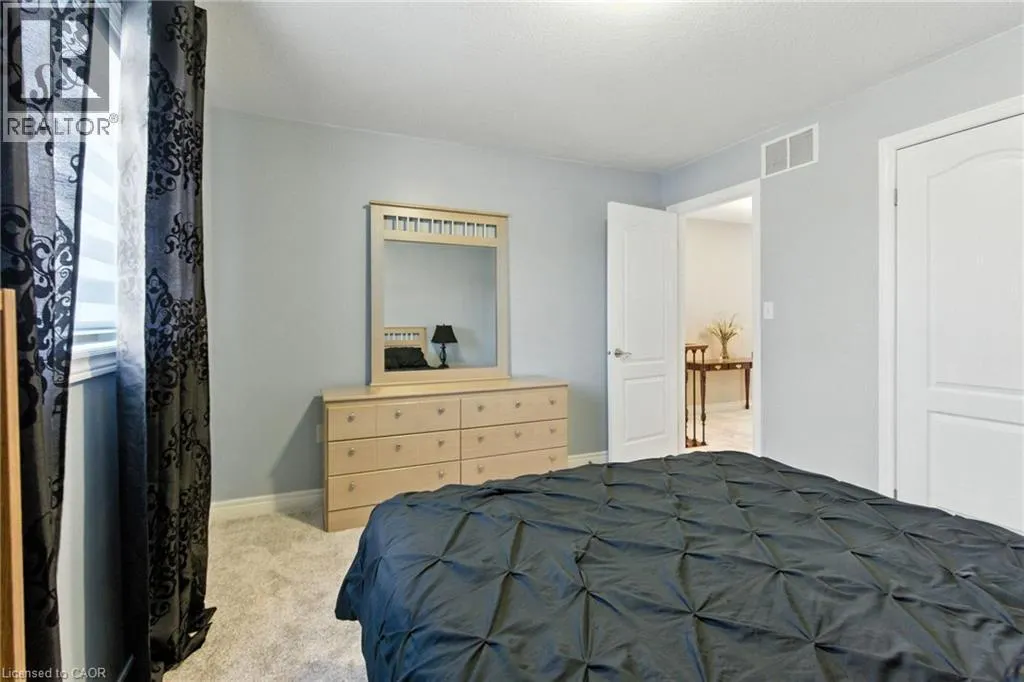 11 SILVERSPRING Crescent