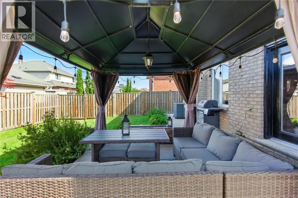 11 SILVERSPRING Crescent