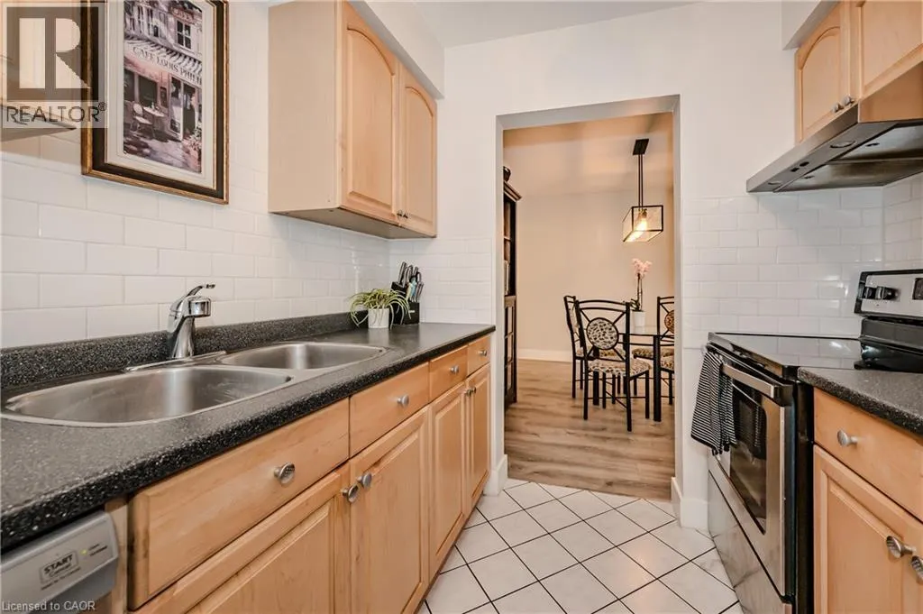 337 KINGSWOOD Drive Unit# 12, #12