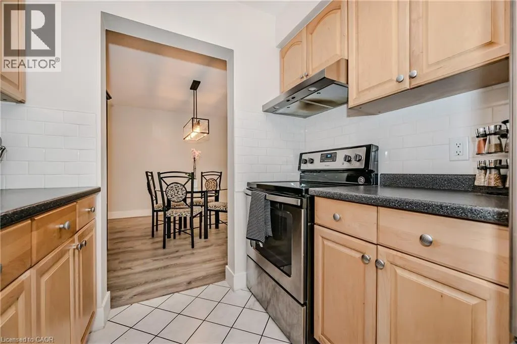 337 KINGSWOOD Drive Unit# 12, #12