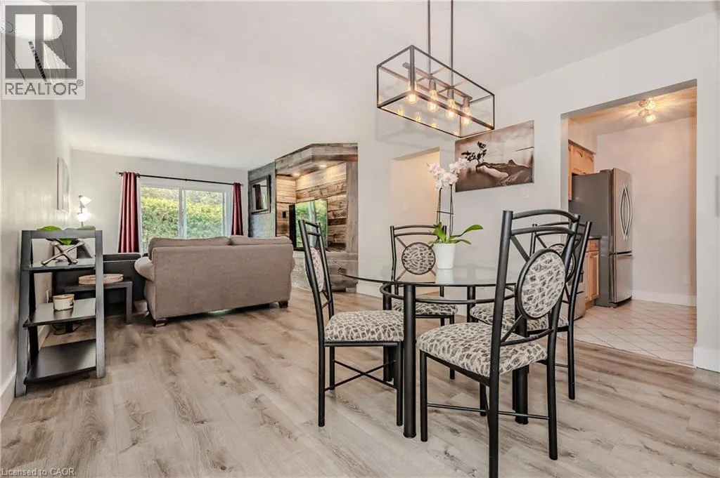 337 KINGSWOOD Drive Unit# 12, #12