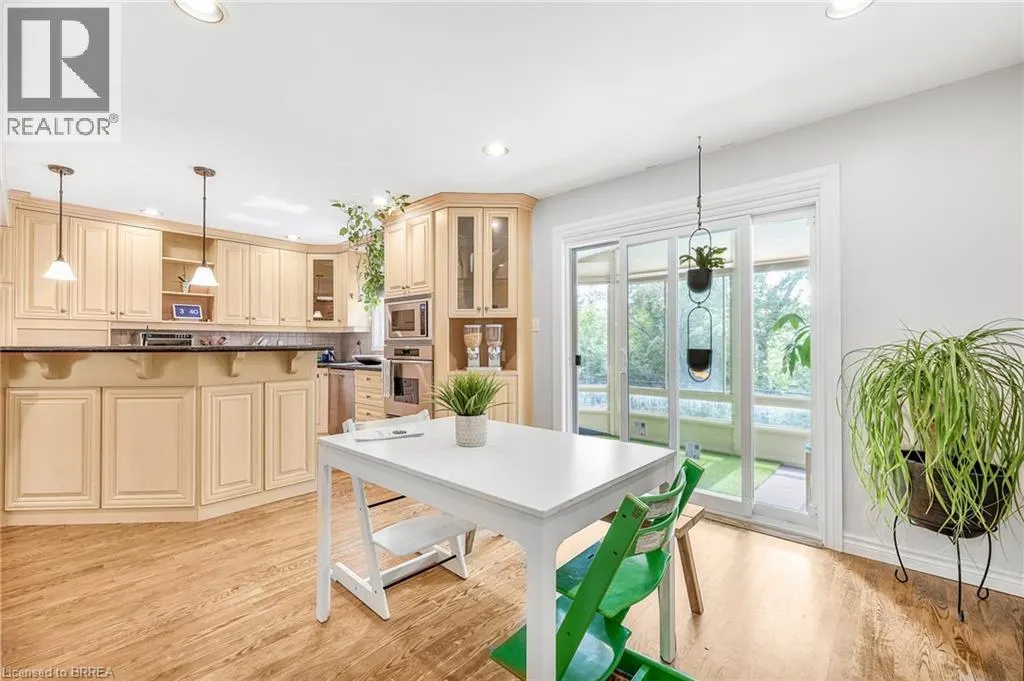 26 DUNDALK Crescent