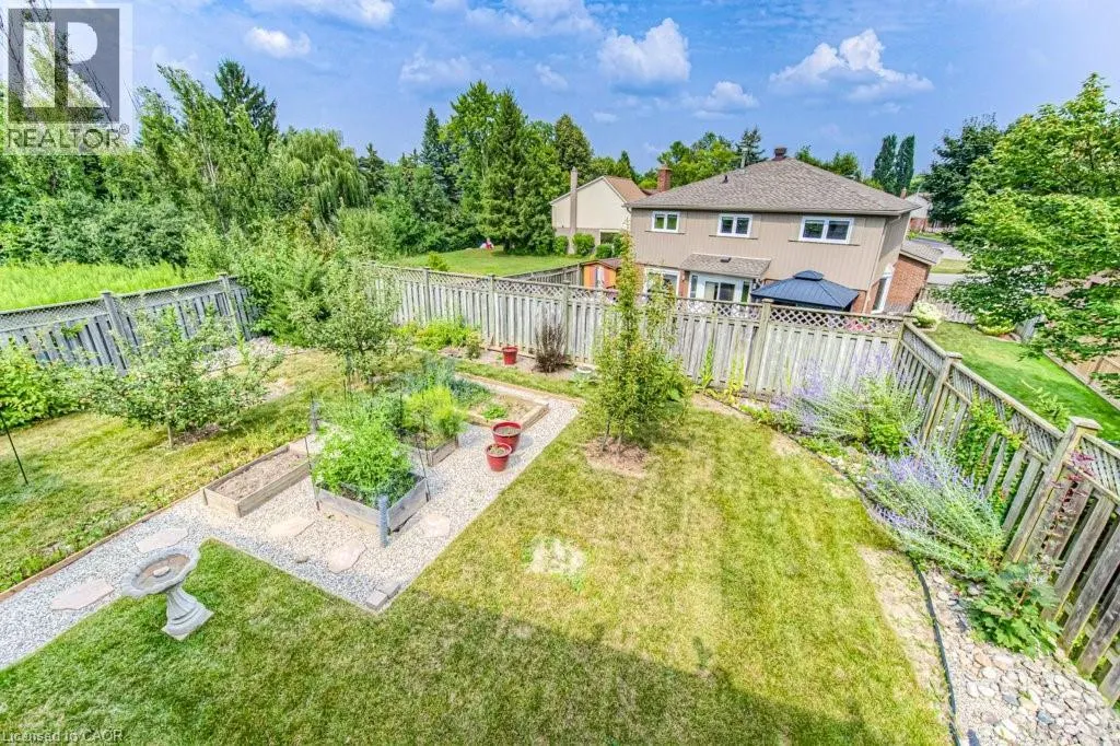 482 APPLEDALE Crescent