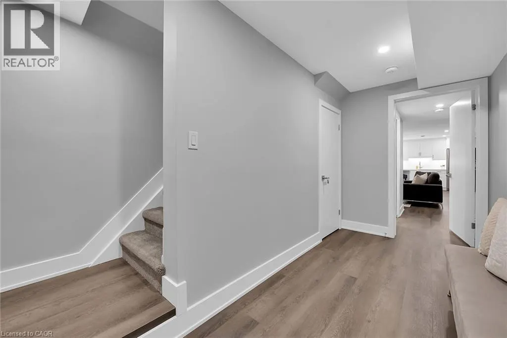 8 CHARTWELL Circle