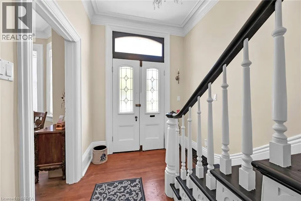 40 LOCKE Street S