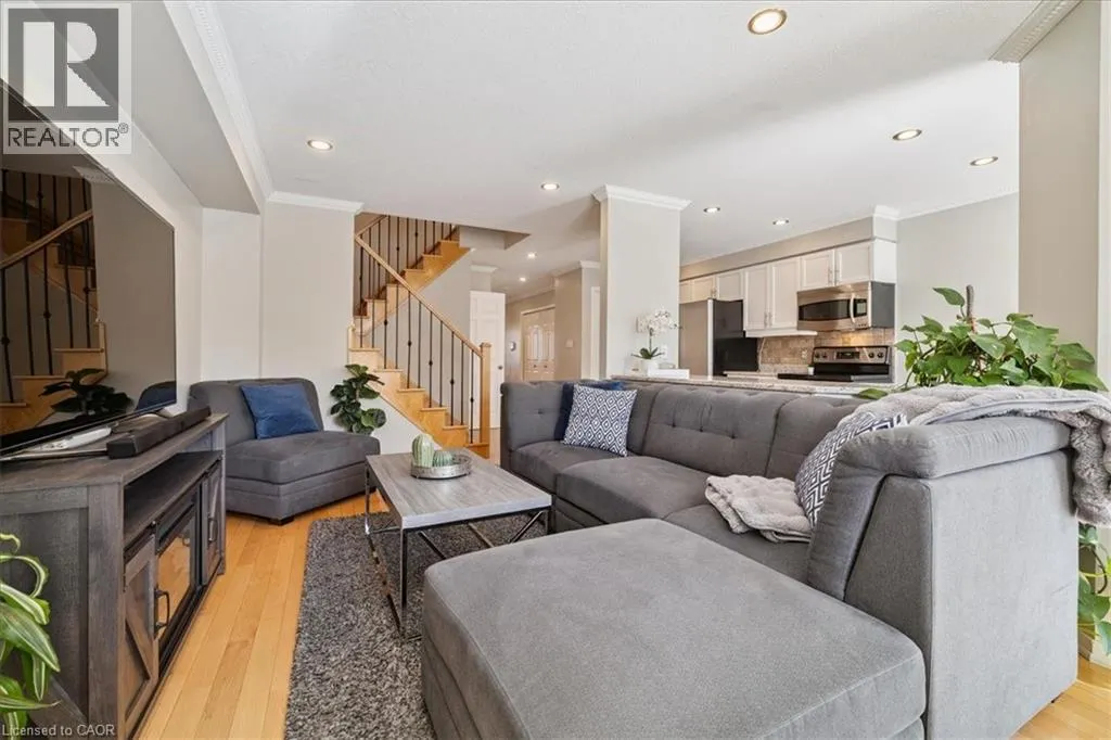 42 MEADOW WOOD Crescent