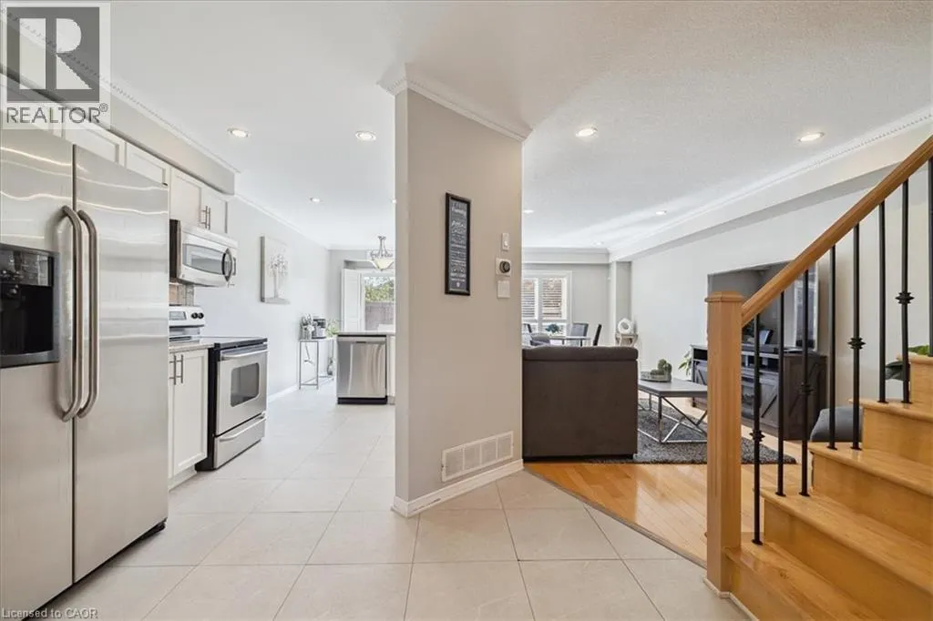 42 MEADOW WOOD Crescent