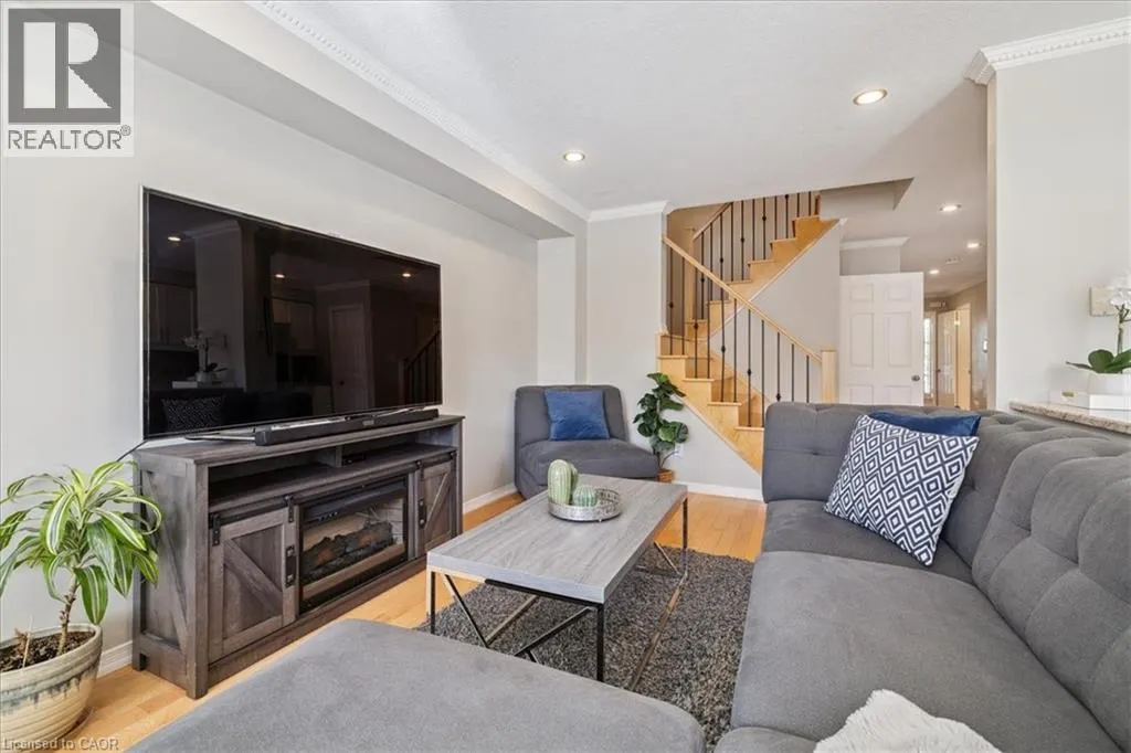 42 MEADOW WOOD Crescent