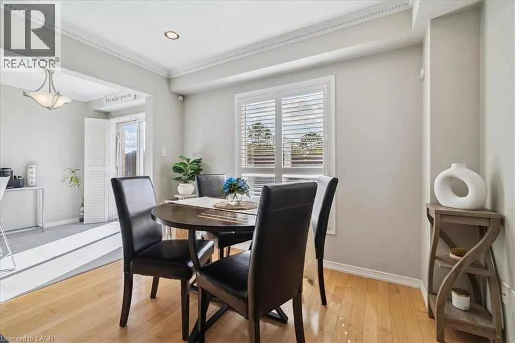 42 MEADOW WOOD Crescent