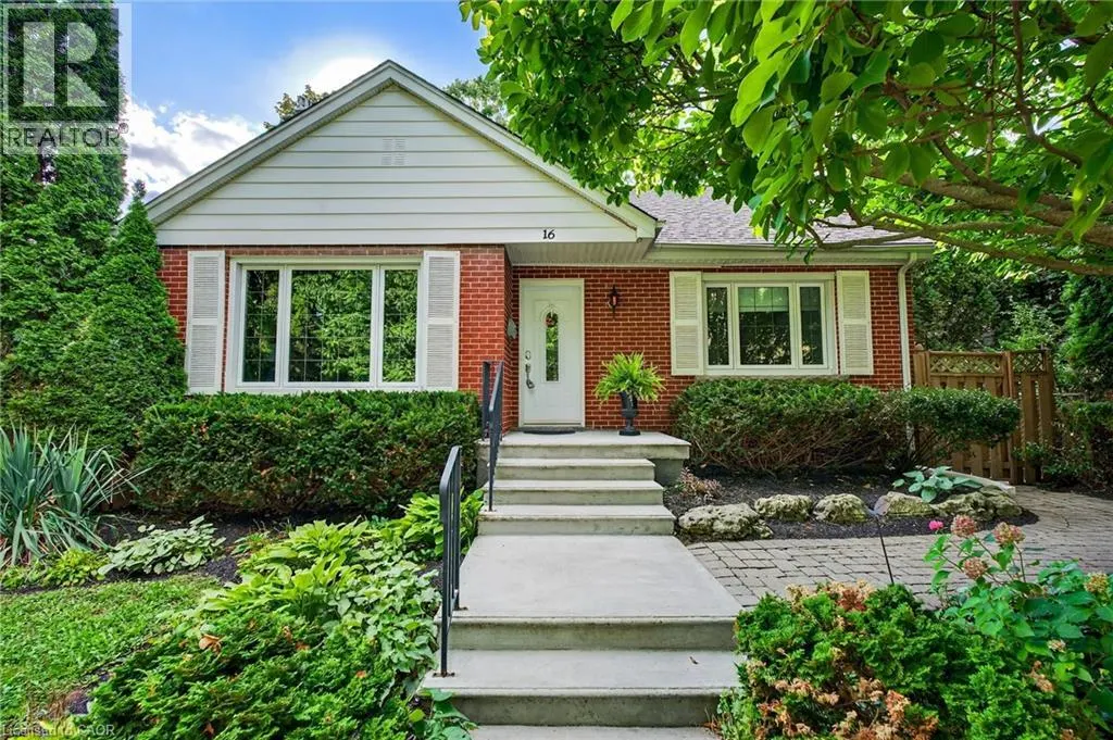 16 PARKVIEW Row