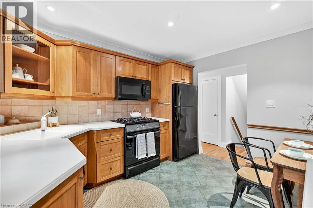 16 PARKVIEW Row