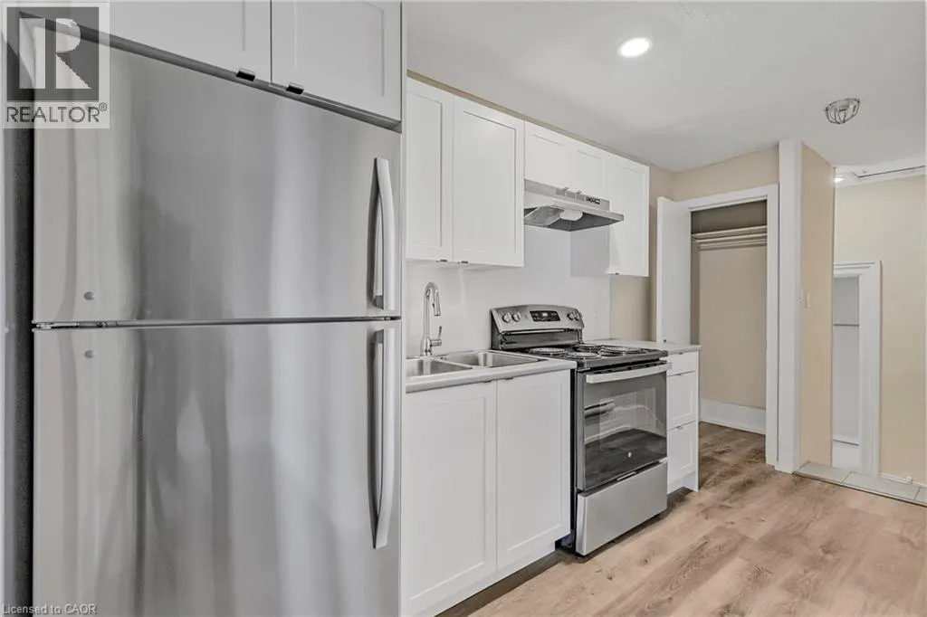 82 WELLAND Avenue Unit# 10, #10