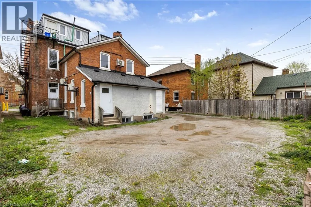 82 WELLAND Avenue Unit# 10, #10