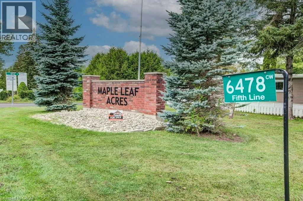 691 OAK Crescent