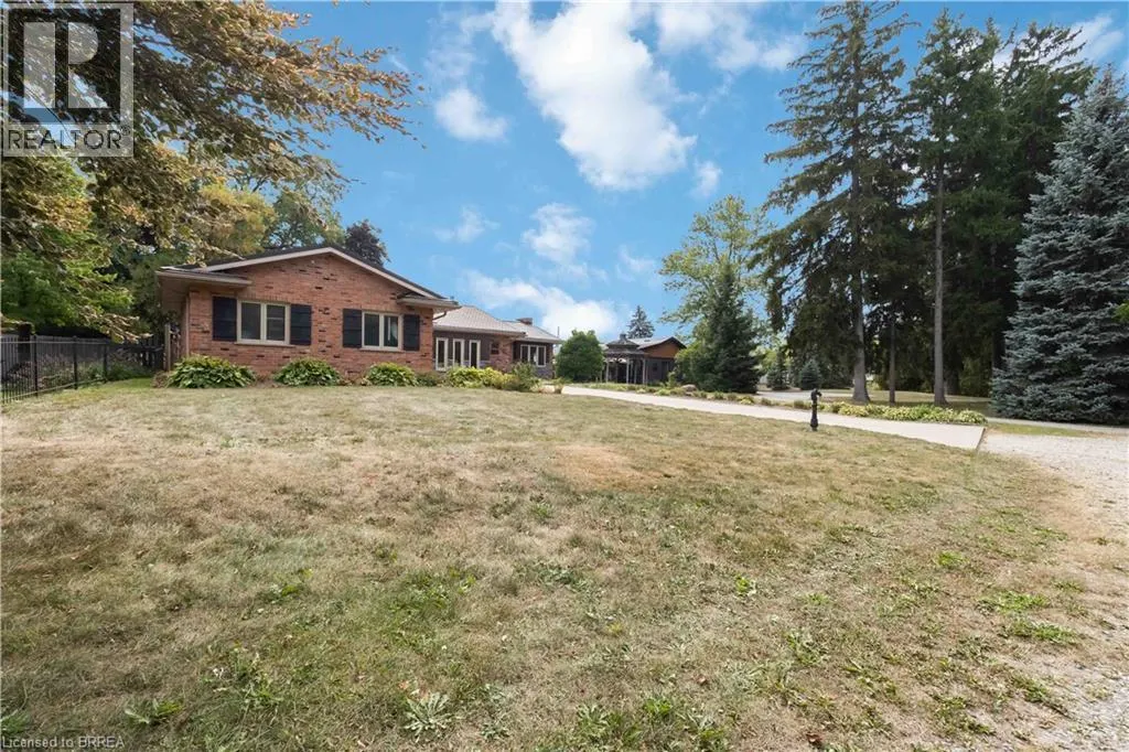 232 PARIS Road E
