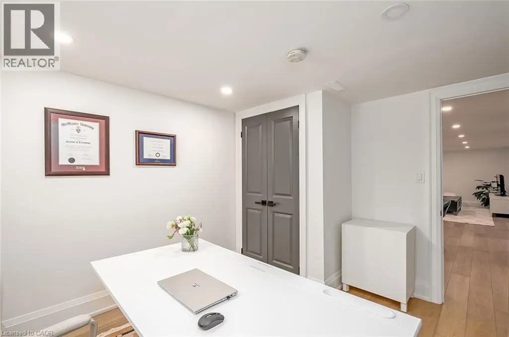 564 MAPLEHILL Drive