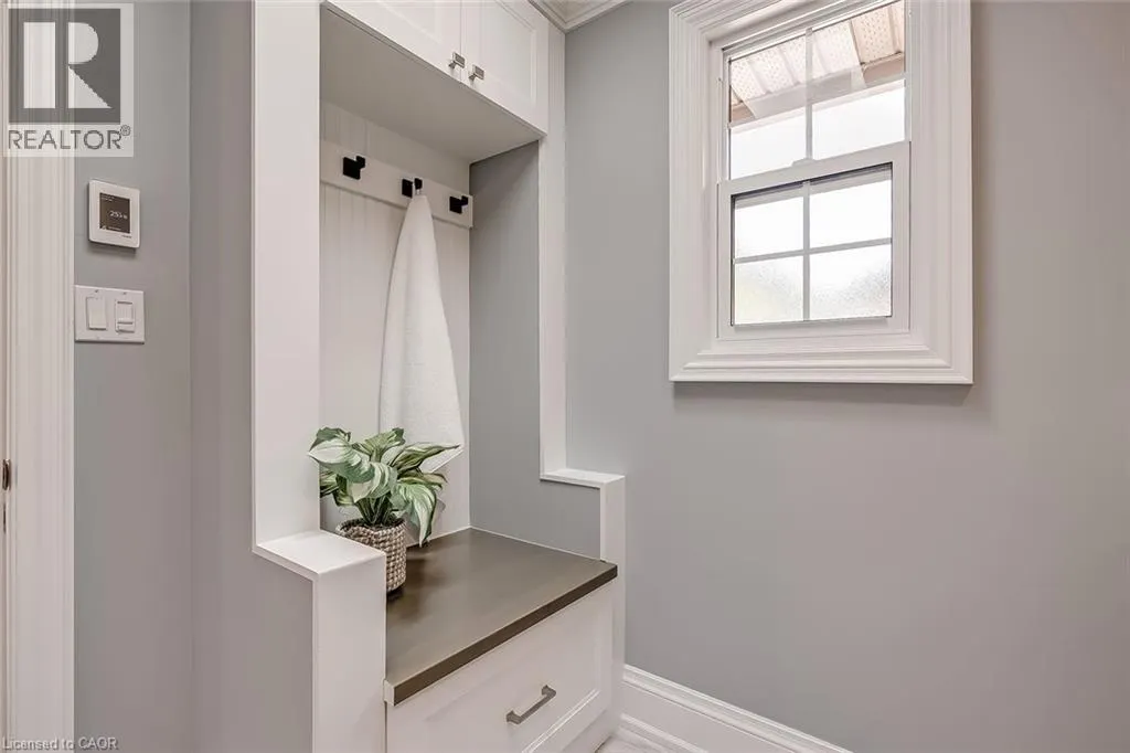 2428 LAKESHORE Road