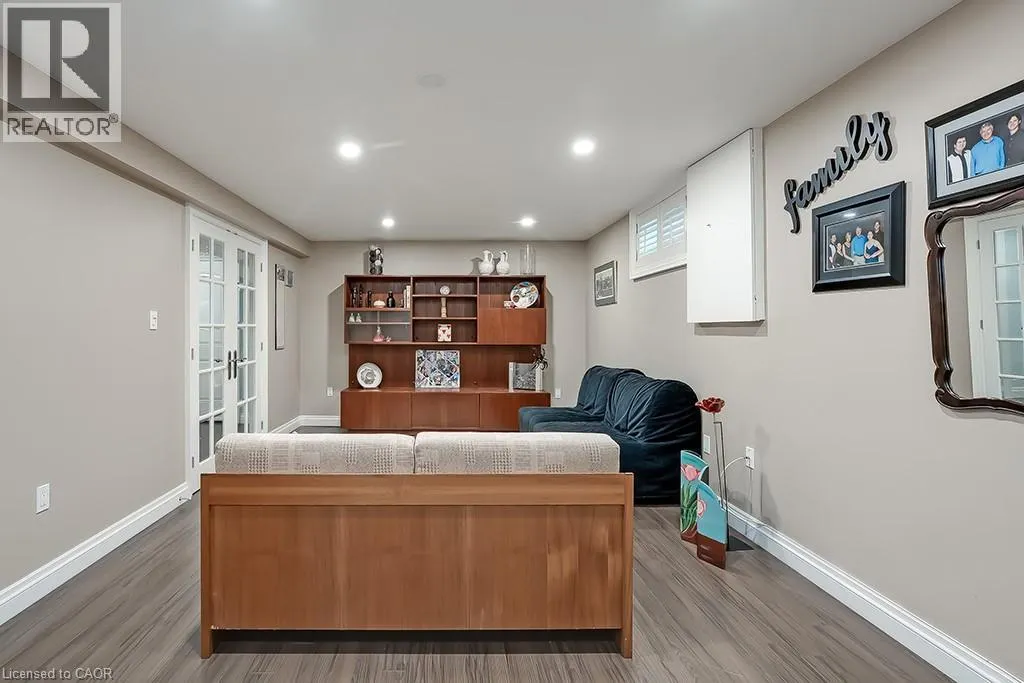 2428 LAKESHORE Road