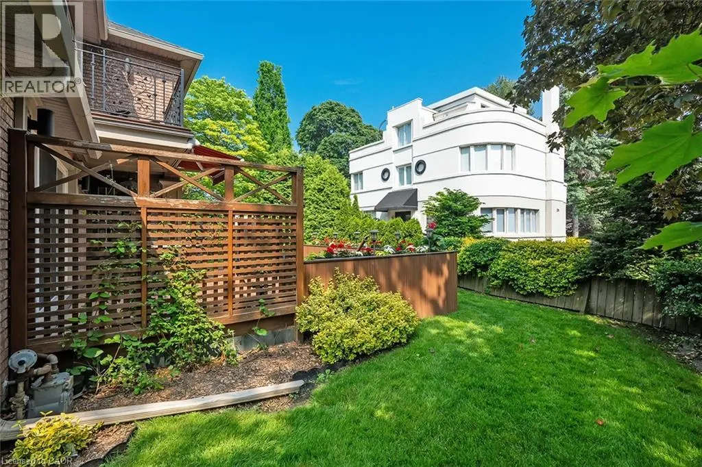 2428 LAKESHORE Road