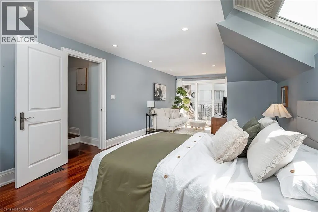 2428 LAKESHORE Road