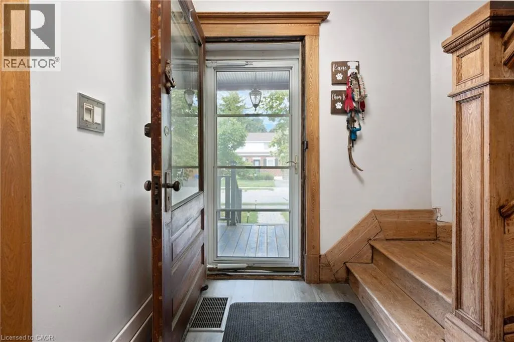 540 VINE Street