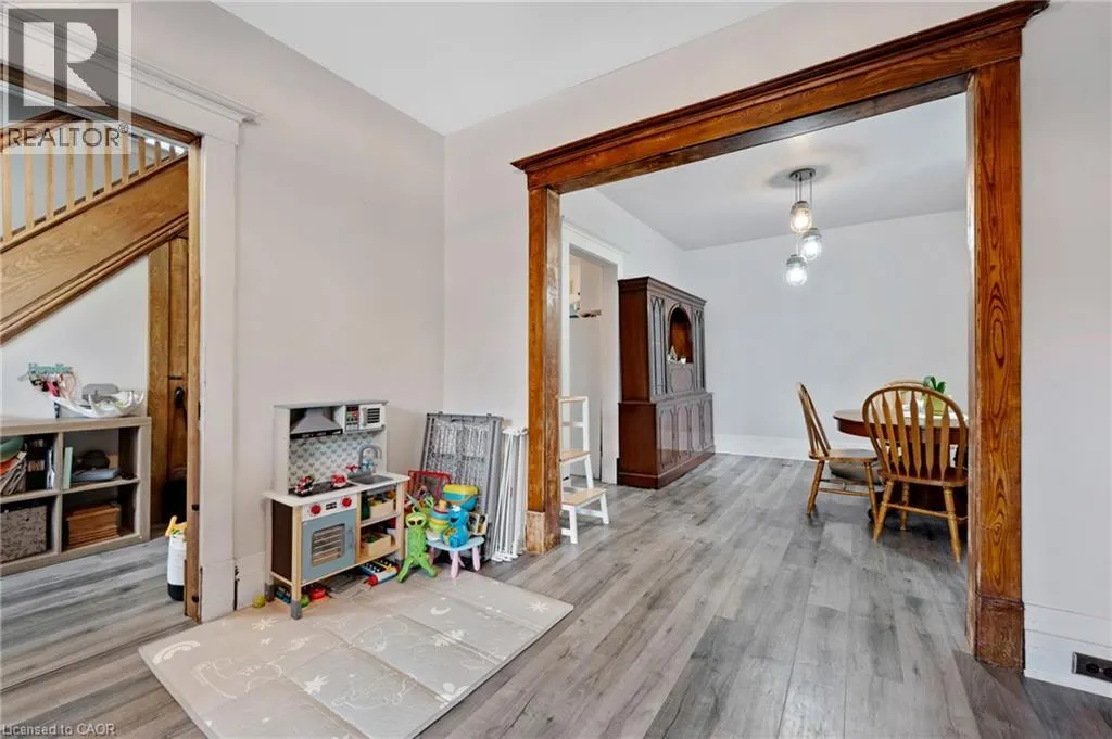 540 VINE Street