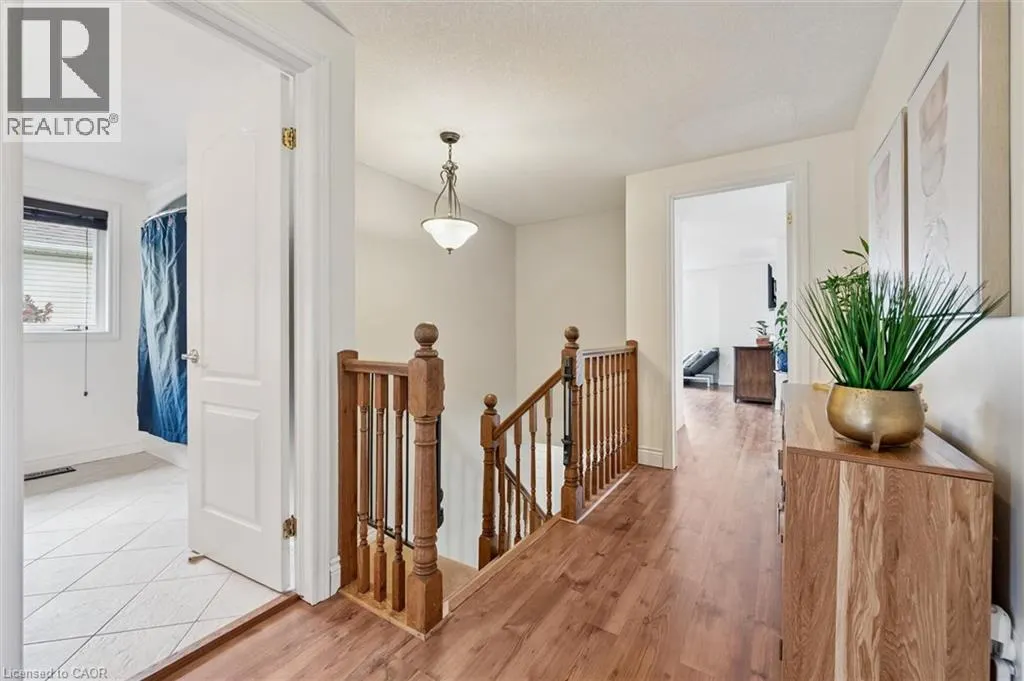 18 PEARWOOD Court