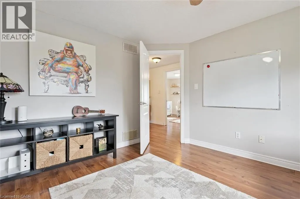 18 PEARWOOD Court