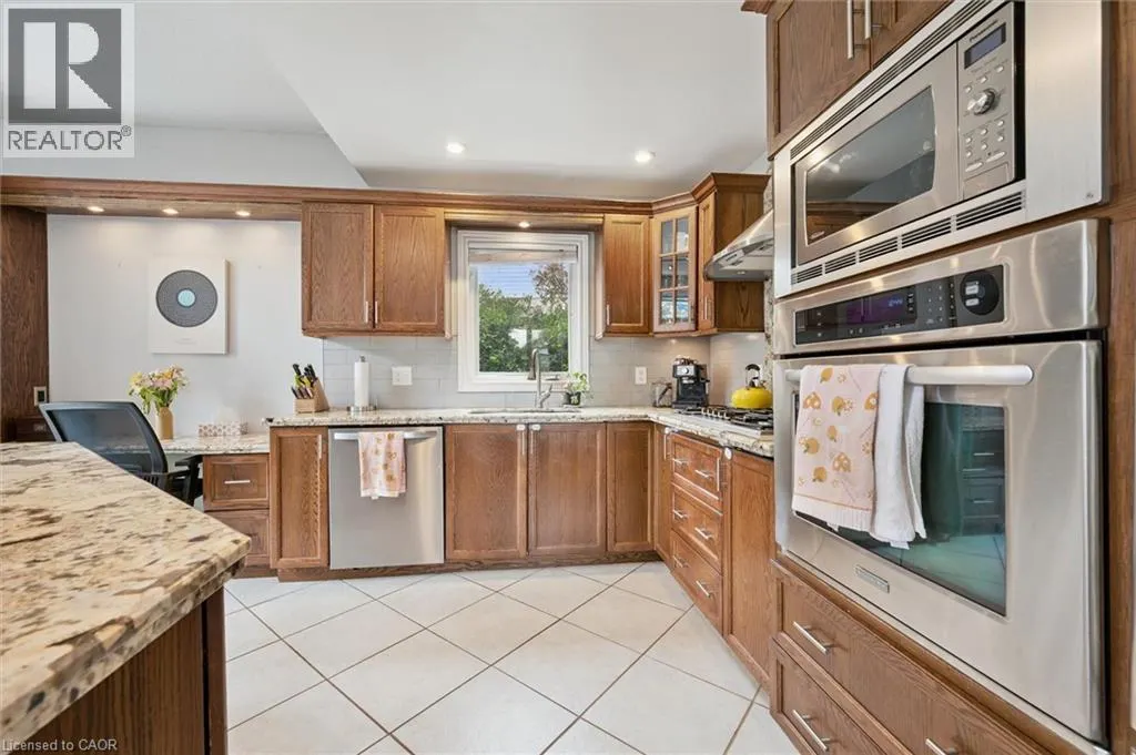 18 PEARWOOD Court