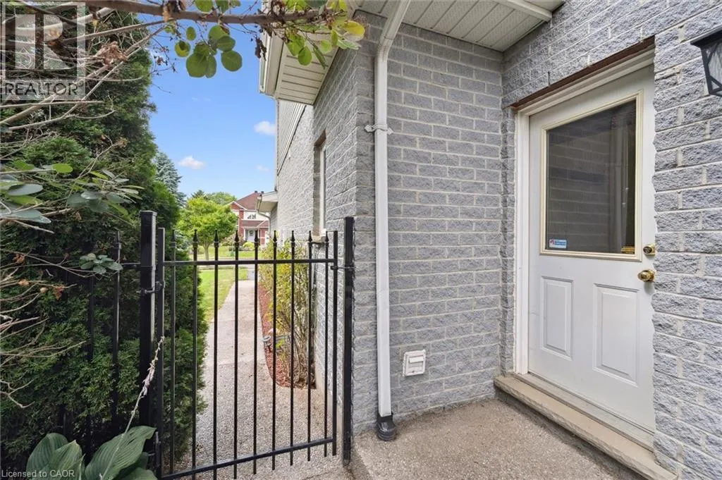 18 PEARWOOD Court