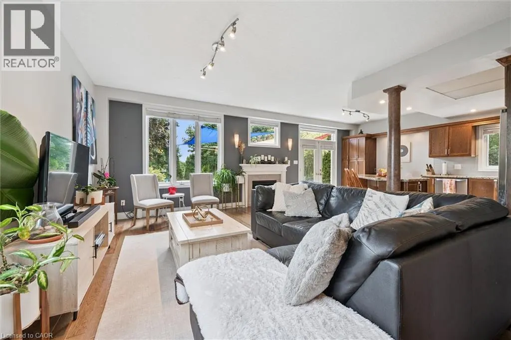 18 PEARWOOD Court